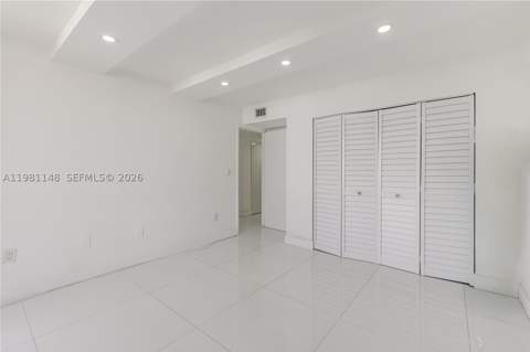 8101 Byron Ave 509, Miami Beach FL - photo 11 of 31