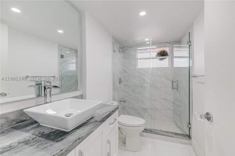 8101 Byron Ave 509, Miami Beach FL - photo 14 of 31