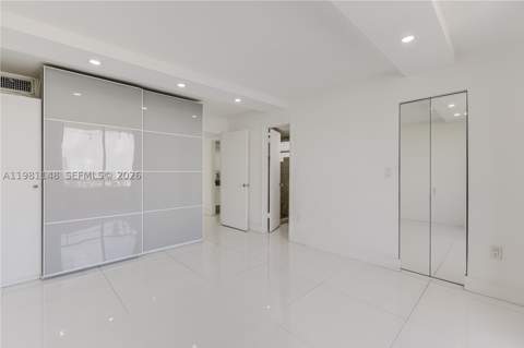 8101 Byron Ave 509, Miami Beach FL - photo 6 of 31