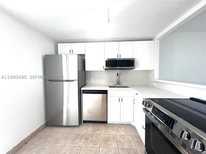 1 bedroom Condominium at 3475 N Country Club Dr 716, Ensenada Condo Bldg E-Ii, Aventura — photo 3
