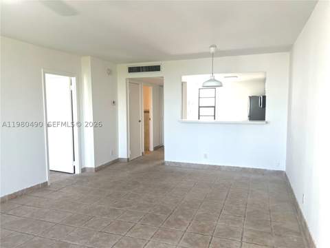 3475 N Country Club Dr 716, Aventura FL - photo 7 of 21