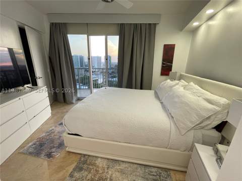 1750 N Bayshore Dr 2814, Miami FL - photo 11 of 42