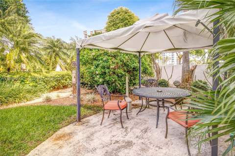 255 W 24th St 107, Miami Beach FL - photo 22 of 30