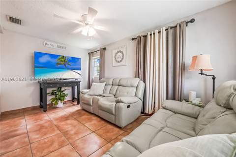 6350 NW 39th Ter, Virginia Gardens FL - photo 11 of 18
