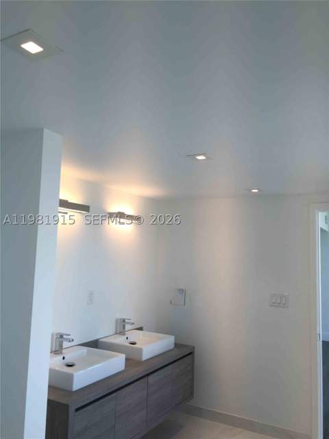 400 Sunny Isles Blvd 1701, Sunny Isles Beach FL - photo 11 of 32