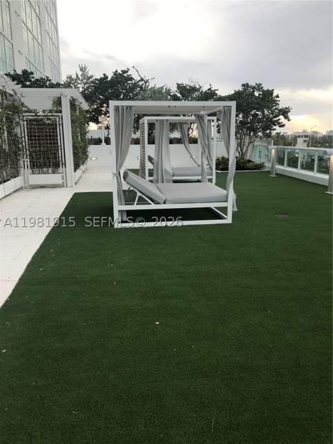 400 Sunny Isles Blvd 1701, Sunny Isles Beach FL - photo 17 of 32