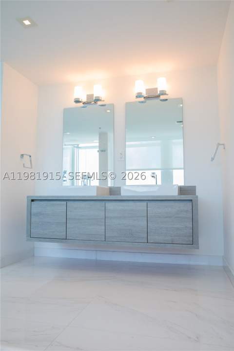 400 Sunny Isles Blvd 1701, Sunny Isles Beach FL - photo 19 of 32