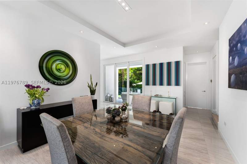6 bedroom SingleFamilyResidence at 741 Harbor Dr, Biscayne Key Estates, Key Biscayne — photo 5