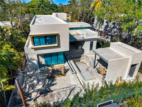 820 NE 111th St, Biscayne Park FL - photo 11 of 35