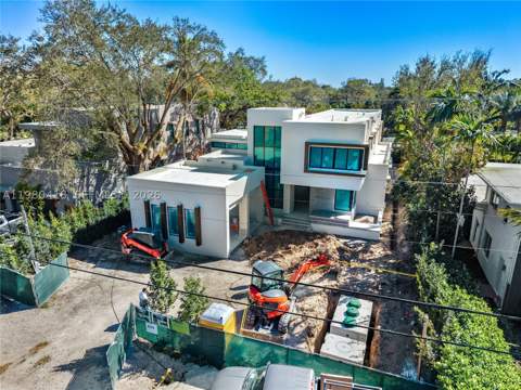 820 NE 111th St, Biscayne Park FL - photo 13 of 35