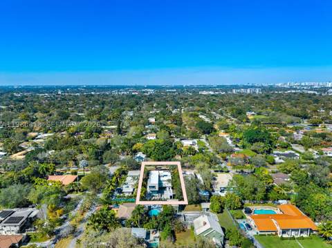 820 NE 111th St, Biscayne Park FL - photo 7 of 35