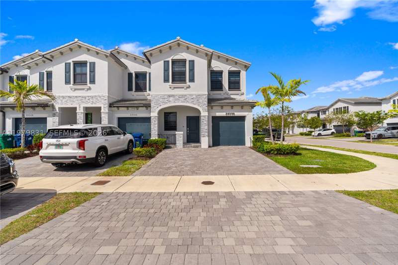 3 bedroom Townhouse at 28500 SW 133rd Path, Pine Isle, Homestead — photo 2