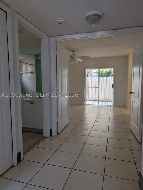 2485 W 76th St 109, Hialeah FL - photo 12 of 22
