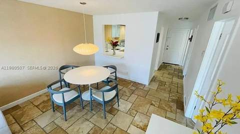 240 Galen Dr 314, Key Biscayne FL - photo 6 of 10