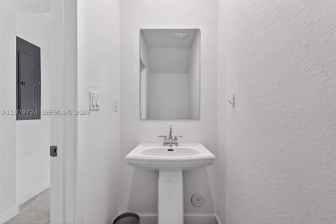 476 NE 4th Ln, Florida City FL - photo 19 of 39