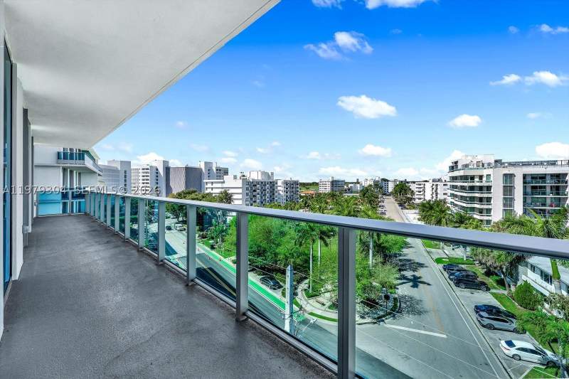 2 bedroom Condominium at 9201 E Bay Harbor Dr 710, Bay Harbor Island, Bay Harbor Islands — photo 2