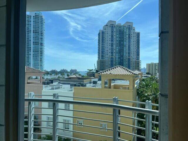 2 bedroom Condominium at 110 Washington Avenue 1717, The Cosmopolitan Residence, Miami Beach — photo 4