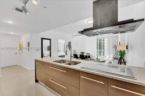 485 Brickell Ave 1807, Miami FL - photo 8 of 26