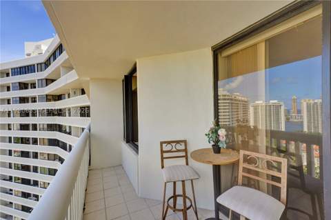 1000 W Island Blvd 2908, Aventura FL - photo 13 of 72