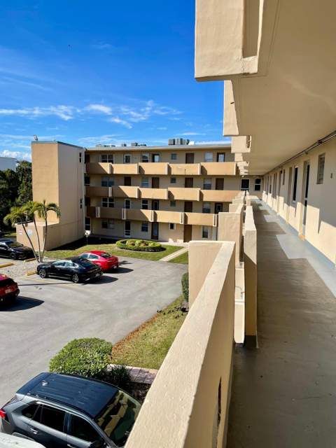 1401 NE 191st Street, Miami FL - photo 21 of 31