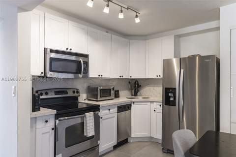 1035 West Ave 201, Miami Beach FL - photo 6 of 20