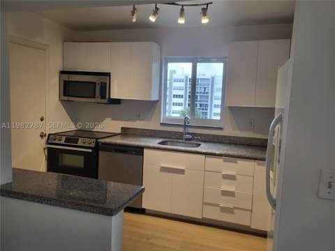 1020 94th St 503, Bay Harbor Islands FL - photo 8 of 19