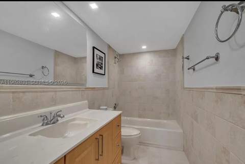 5401 Collins Ave 411, Miami Beach FL - photo 12 of 33
