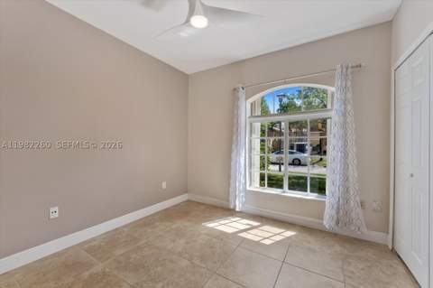 9057 SW 161st Ter, Palmetto Bay FL - photo 12 of 40