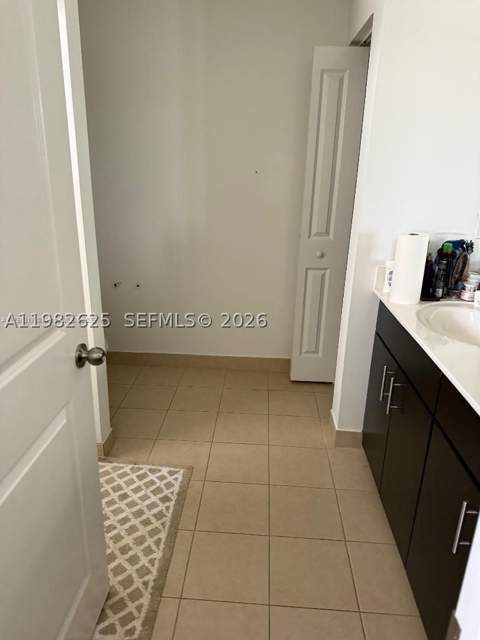 424 NE 194th Ter, Miami FL - photo 13 of 27