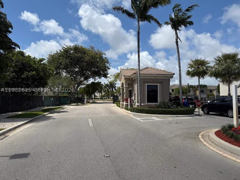 3 bedroom Townhouse at 424 NE 194th Ter, Champion Lakes, Miami — photo 2