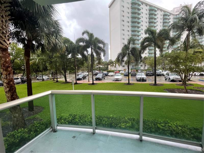 1 bedroom Condominium at 19390 Collins Ave 122, Oceanview Building A Cond, Sunny Isles Beach — photo 2