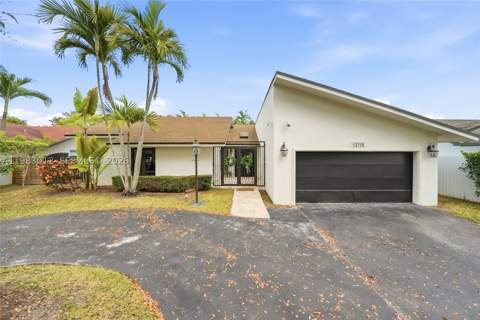 12715 SW 96th Ter, Miami FL - photo 6 of 38