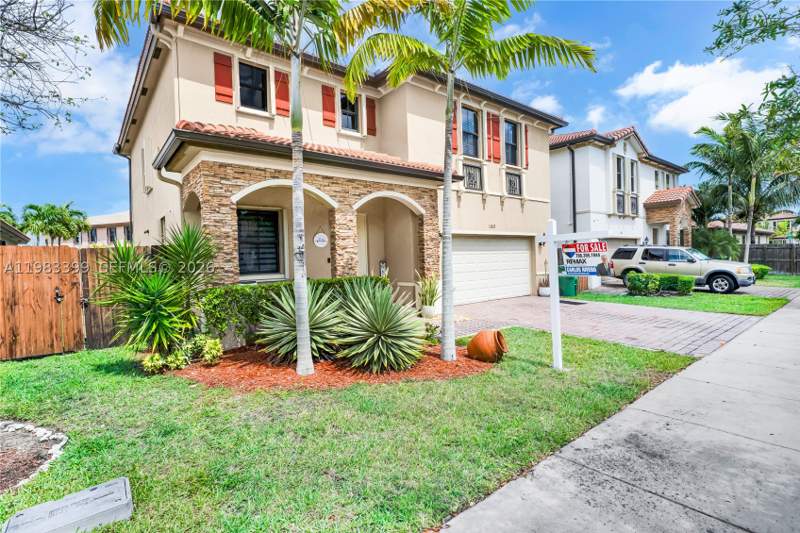4 bedroom SingleFamilyResidence at 11827 SW 242nd Ter, Silver Palm Southwest, Homestead — photo 2