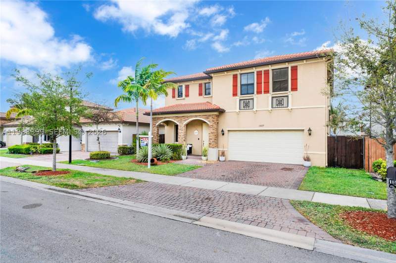 4 bedroom SingleFamilyResidence at 11827 SW 242nd Ter, Silver Palm Southwest, Homestead — photo 3