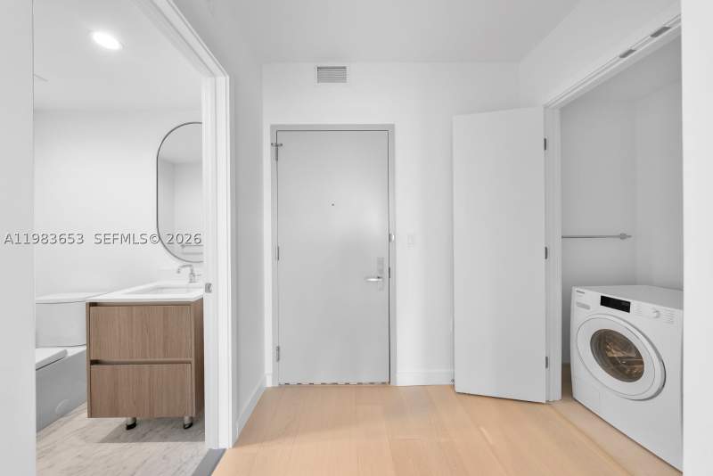 2 bedroom Condominium at 9221 E Bay Harbor Drive 409, La Baia Bay Harbor Islands, Bay Harbor Islands — photo 4