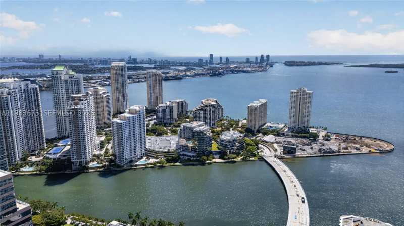 1 bedroom Condominium at 950 Brickell Bay Dr 4100, The Plaza 851 Brickell Co, Miami — photo 1
