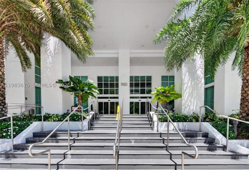 1 bedroom Condominium at 950 Brickell Bay Dr 4100, The Plaza 851 Brickell Co, Miami — photo 2