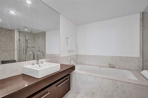 17121 Collins Ave 2003, Sunny Isles Beach FL - photo 14 of 34