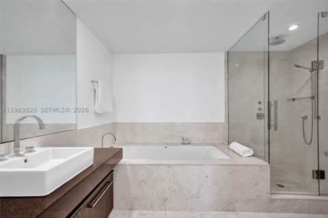 17121 Collins Ave 2003, Sunny Isles Beach FL - photo 15 of 34