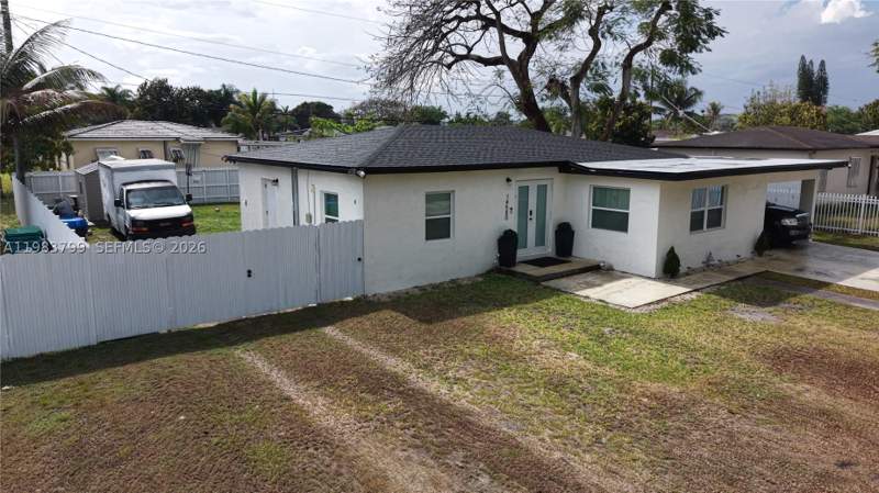 3 bedroom SingleFamilyResidence at 14580 Harrison St, Richmond Heights, Miami — photo 3
