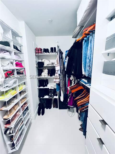 16385 Biscayne Blvd 303, Sunny Isles Beach FL - photo 17 of 48