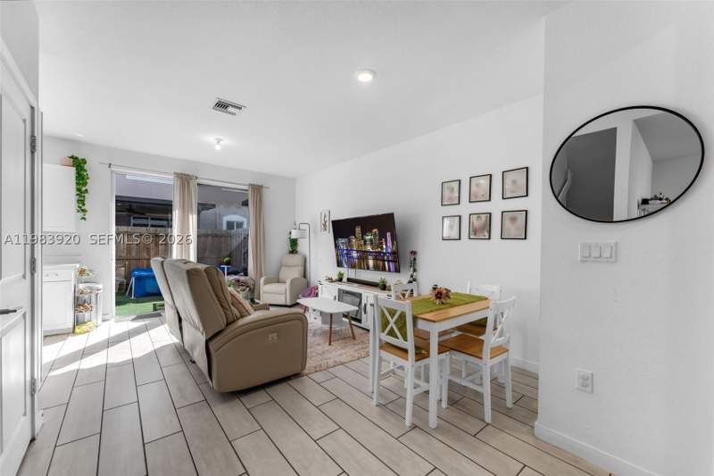 3 bedroom Townhouse at 1056 SE 24th Ave, Towns At Seascape, Homestead — photo 3