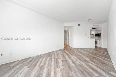 1185 Marseille Drive 202, Miami Beach FL - photo 8 of 19