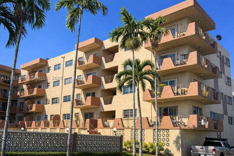 2 bedroom Condominium at 1630 W 46th St 514B, Silver Spring Tower Condo, Hialeah — photo 2