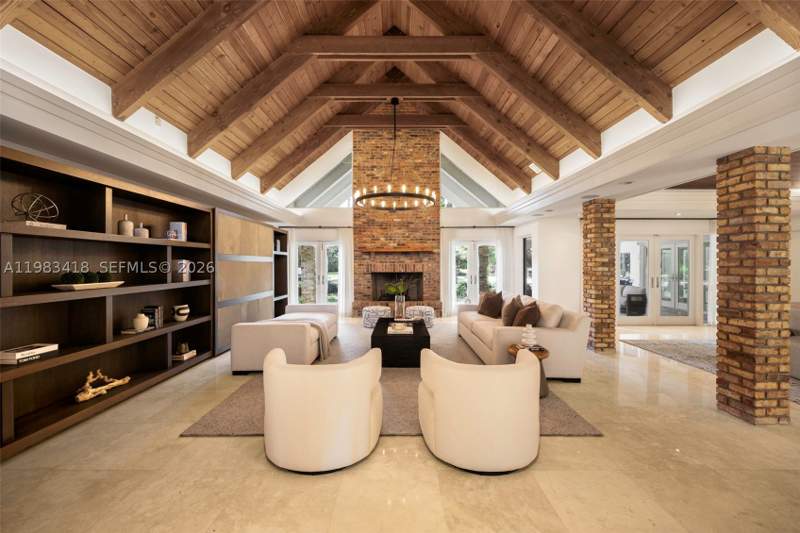6 bedroom SingleFamilyResidence at 9000 Arvida Dr, Gables Ests No 4, Coral Gables — photo 2