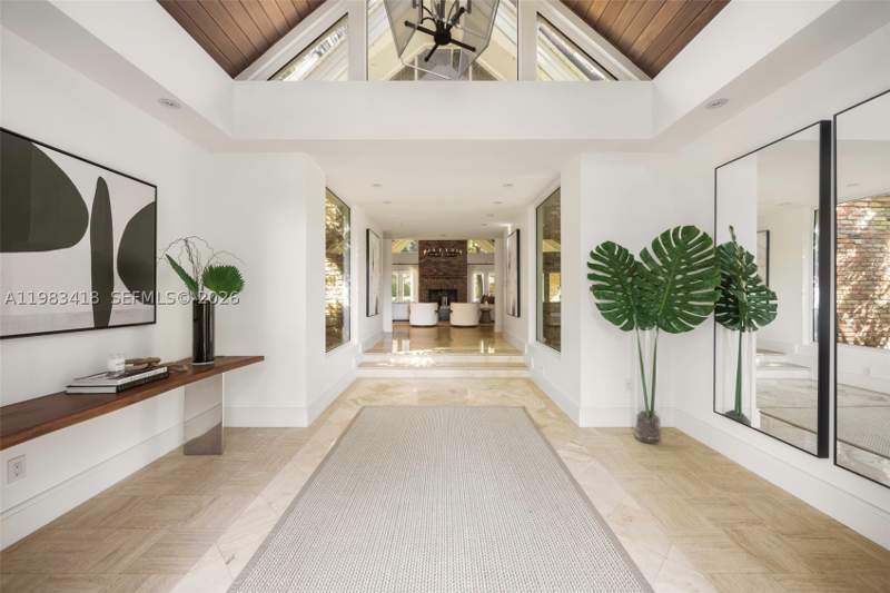6 bedroom SingleFamilyResidence at 9000 Arvida Dr, Gables Ests No 4, Coral Gables — photo 3