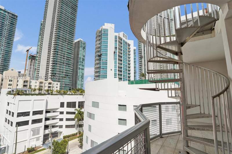1 bedroom Condominium at 481 NE 29th St 702, Emilia Condo, Miami — photo 2