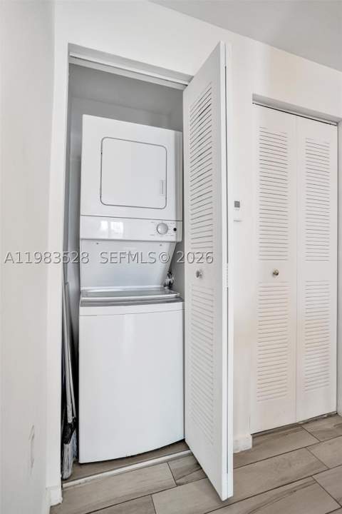 481 NE 29th St 702, Miami FL - photo 21 of 33