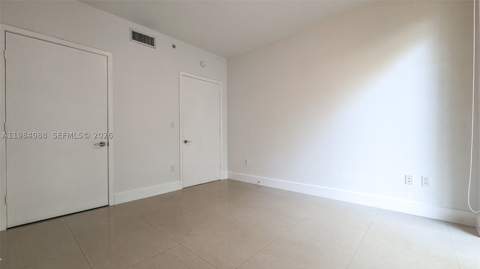 6000 Collins Ave 111, Miami Beach FL - photo 10 of 29