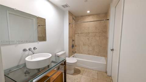 6000 Collins Ave 111, Miami Beach FL - photo 13 of 29